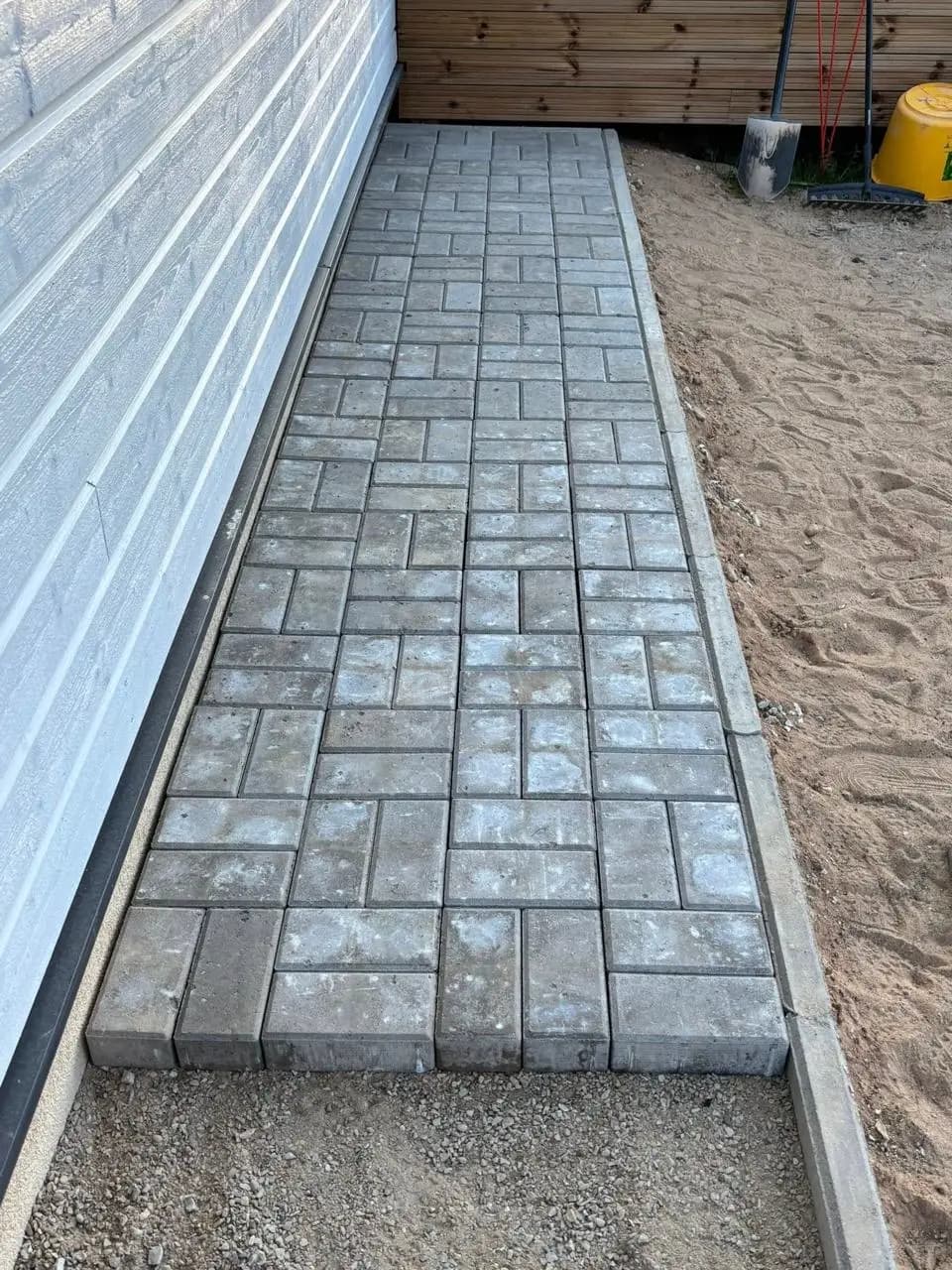 Äärekivi ja sillutise paigaldamine pärast